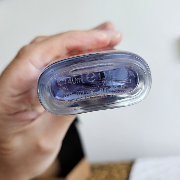 Hugo Boss Hugo Bottle Cologne - Clear with Red Logo - Picture 3 of 4